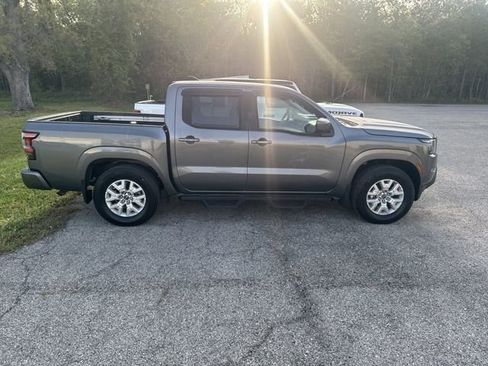Used 2024 Nissan Frontier SV w/ SV Convenience Package image 5