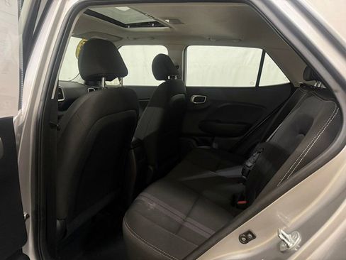 Certified 2023 Hyundai Venue SEL image 26