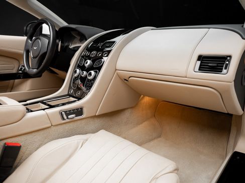 Used 2016 Aston Martin DB9 GT image 58