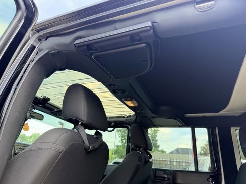 Used 2015 Jeep Wrangler Unlimited Sport w/ Connectivity Group AWD/4WD image 27