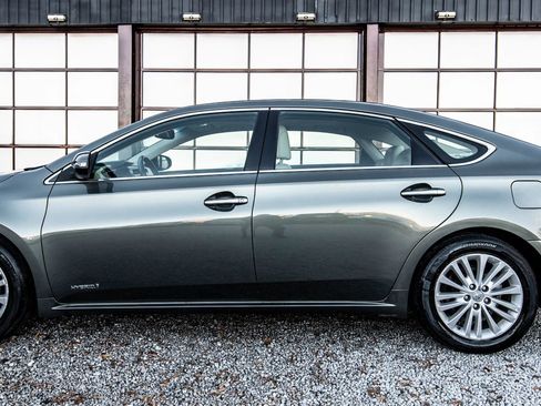 Used 2013 Toyota Avalon XLE Premium image 6