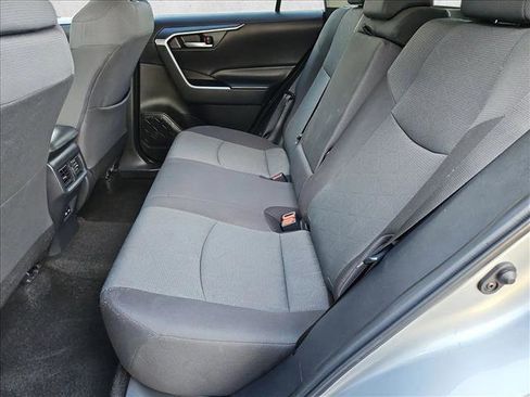 Used 2025 Toyota RAV4 XLE FWD image 18