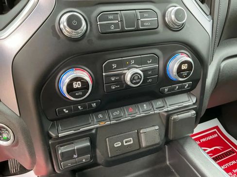 Used 2019 GMC Sierra 1500 SLT image 32