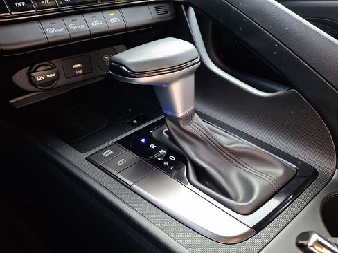 Certified 2025 Hyundai Elantra Sport image 14