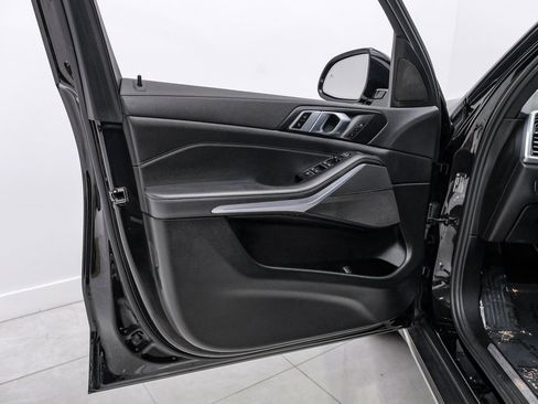 Used 2022 BMW X5 xDrive40i w/ Parking Assistance Package image 38