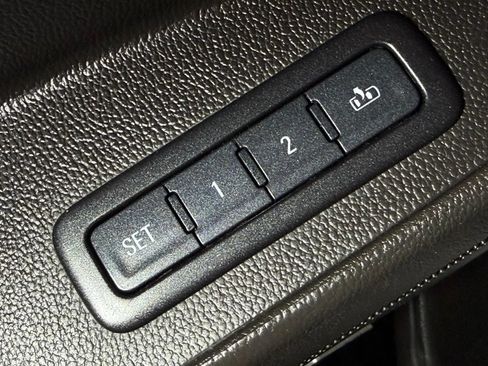 Used 2015 GMC Yukon Denali w/ Open Road Package AWD/4WD image 33