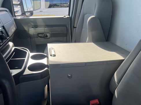 Used 2019 Ford E-450 and Econoline 450 Super Duty w/ Power Windows & Locks Group image 19