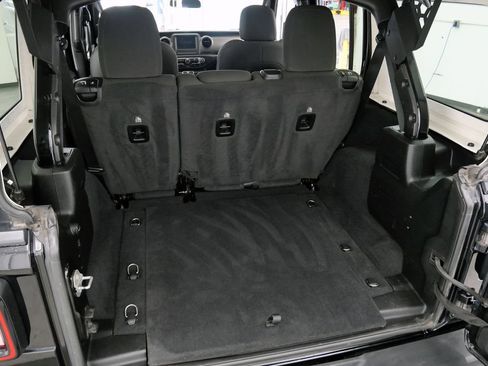 Used 2020 Jeep Wrangler Unlimited Sport w/ Technology Group AWD/4WD image 35
