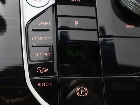 Used 2024 BMW X7 xDrive40i w/ M Sport Package AWD/4WD image 60