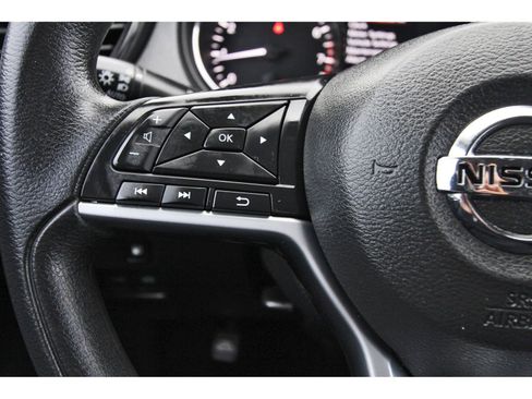 Used 2019 Nissan Rogue S AWD/4WD image 18