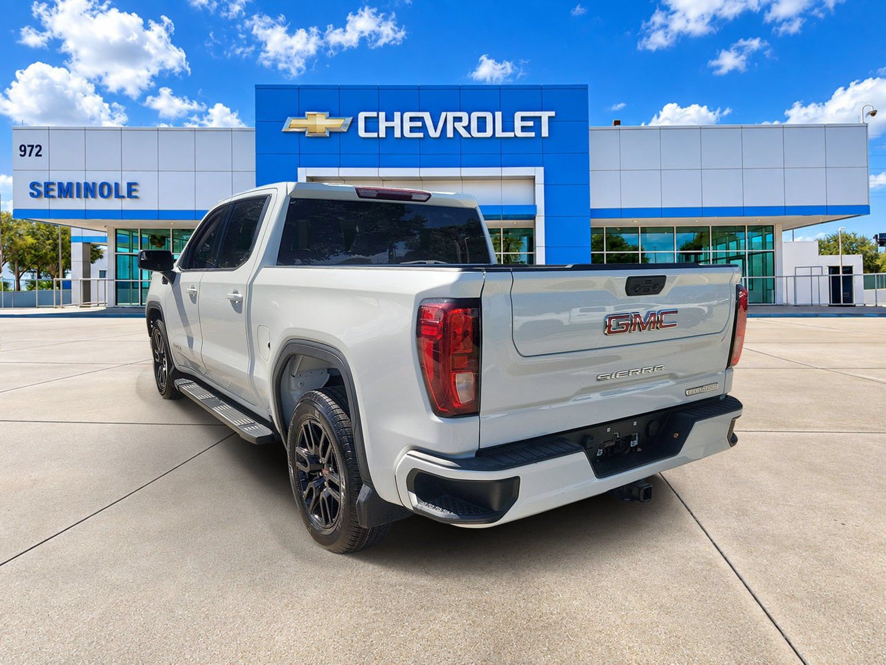 Certified 2023 GMC Sierra 1500 Elevation RWD image 4