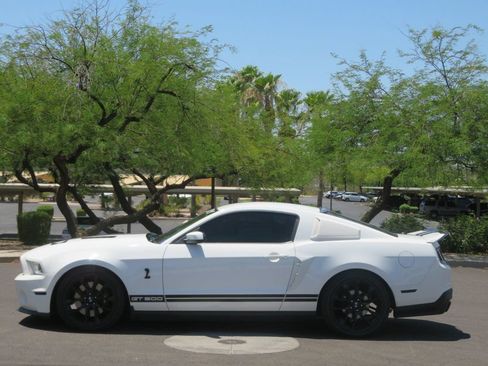 Used 2010 Ford Mustang Shelby GT500 RWD image 2