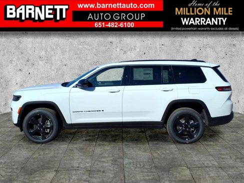 New 2026 Jeep Grand Cherokee L Limited w/ Limited Altitude Package AWD/4WD image 4