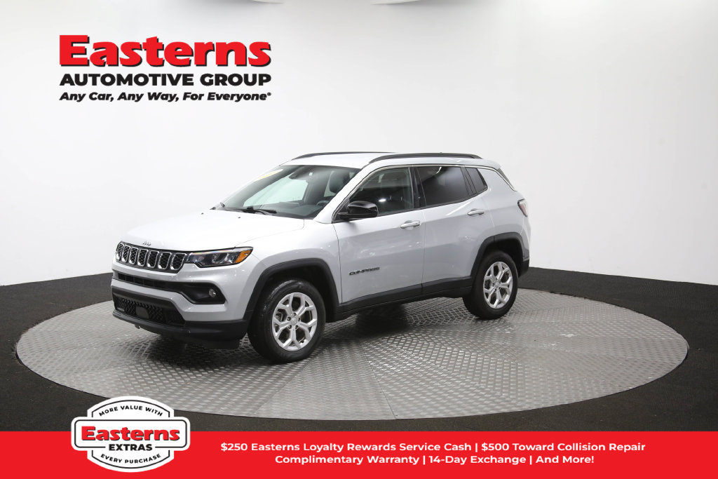 Used 2024 Jeep Compass Latitude AWD/4WD image 57