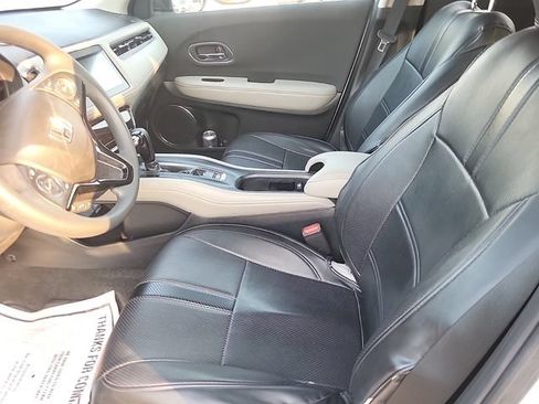 Used 2022 Honda HR-V EX image 4