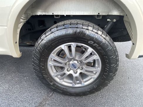 Used 2018 Ford F150 Lariat w/ Equipment Group 501A Mid image 8