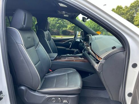 Used 2024 Cadillac Escalade Premium Luxury w/ Performance Package AWD/4WD image 55