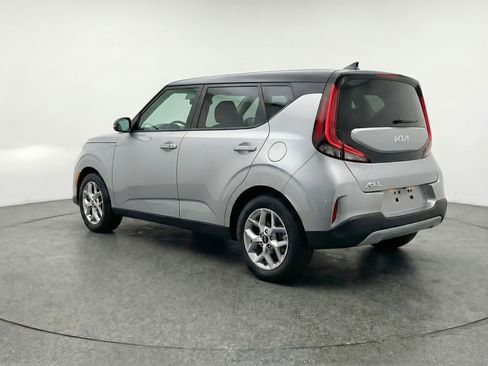 Used 2025 Kia Soul LX w/ LX Technology Package image 6