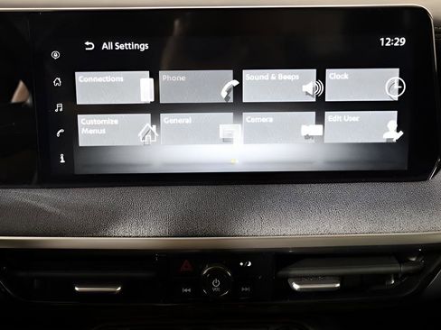 Used 2025 Nissan Kicks SV w/ SV Premium Package FWD image 27