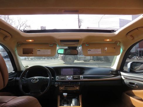Used 2014 Lexus LS 460 AWD image 13