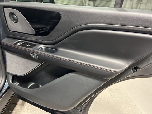 Used 2023 Lincoln Aviator Reserve w/ Class IV Trailer Tow Package image 12