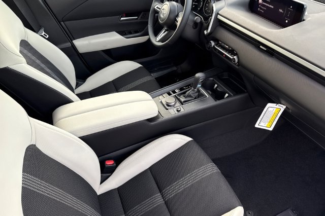 Certified 2026 MAZDA CX-50 AWD 2.5 S w/ Cargo Package image 18