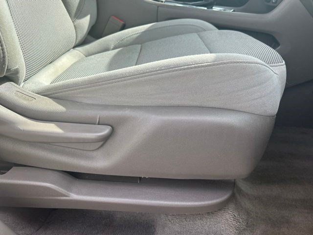 Used 2021 Chevrolet Traverse LT FWD image 46