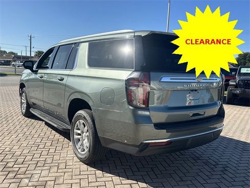 Used 2023 Chevrolet Suburban LT image 15
