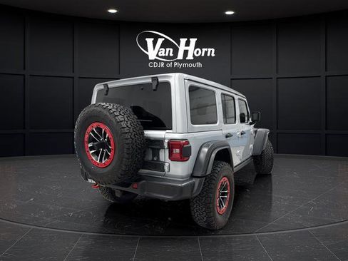 Used 2024 Jeep Wrangler Unlimited Rubicon w/ XTREMEE 35" Tire Package image 3