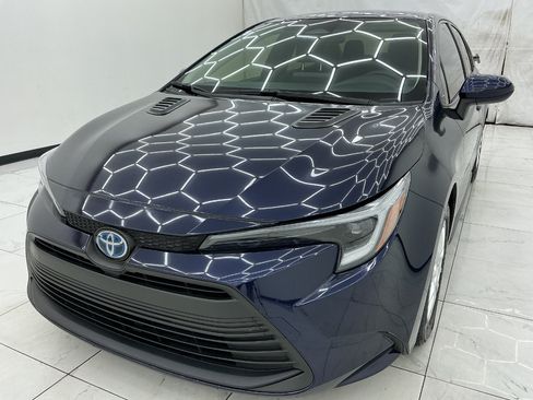 Used 2024 Toyota Corolla LE FWD image 1