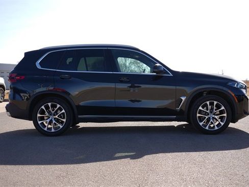 Used 2025 BMW X5 sDrive40i w/ Climate Comfort Package image 3