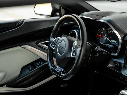Used 2016 Chevrolet Camaro SS RWD image 21