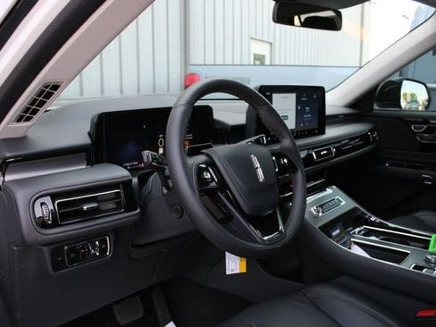 New 2026 Lincoln Aviator AWD image 31