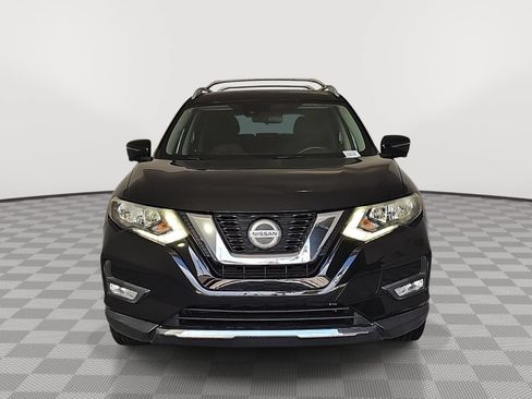 Used 2019 Nissan Rogue SV w/ Premium Package FWD image 3