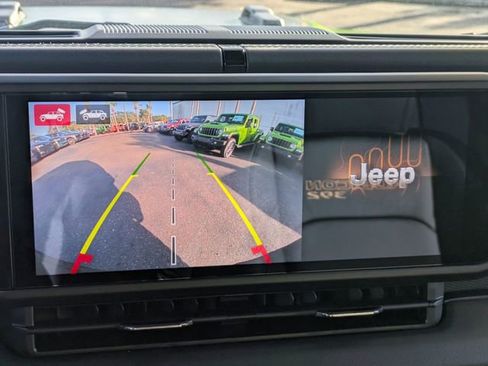 New 2025 Jeep Wrangler Unlimited Rubicon 392 image 22