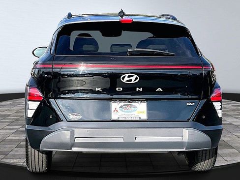 Used 2024 Hyundai Kona Limited FWD image 4