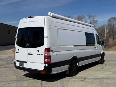 Used 2013 Freightliner Sprinter 2500 RWD image 5