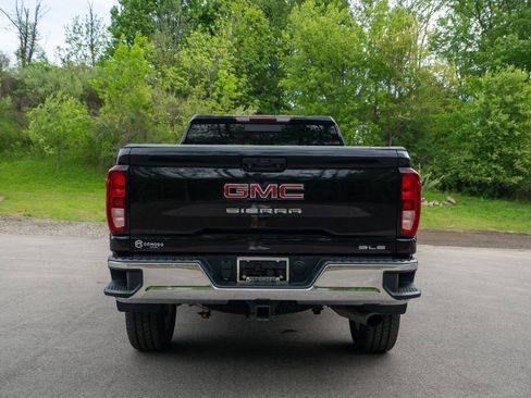 Used 2020 GMC Sierra 2500 SLE w/ Preferred Package AWD/4WD image 4