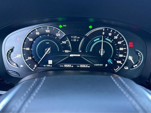 Used 2019 BMW 530e w/ Convenience Package image 21