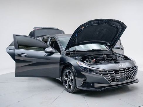 Used 2022 Hyundai Elantra SEL w/ Convenience + Premium Package image 15