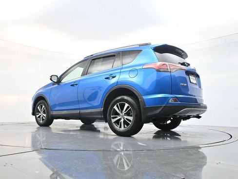 Used 2017 Toyota RAV4 XLE FWD image 31