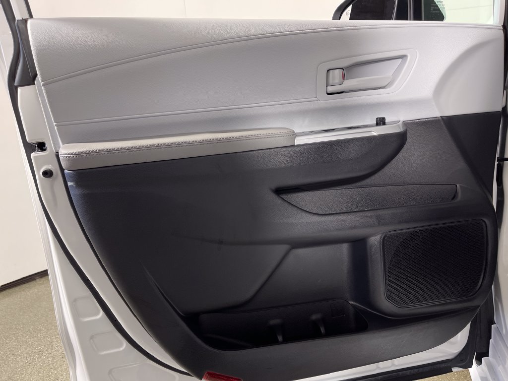 Certified 2026 Toyota Sienna LE FWD image 17
