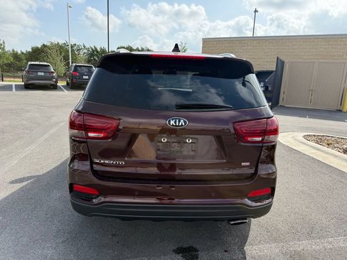 Used 2019 Kia Sorento FWD w/ LX Convenience Package image 5