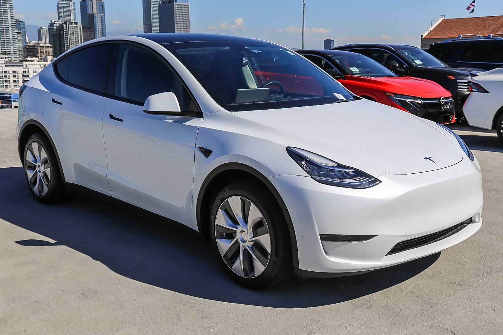 Used 2023 Tesla Model Y Long Range AWD/4WD image 3