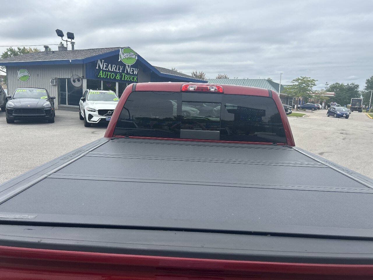 Used 2018 Chevrolet Silverado 1500 LT w/ All Star Edition AWD/4WD image 11