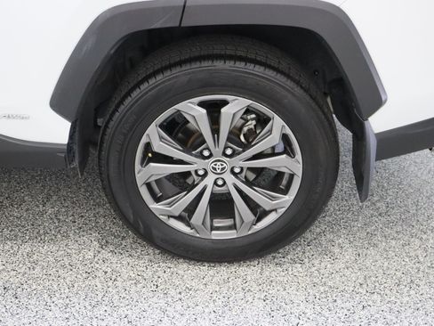 Certified 2025 Toyota RAV4 XLE Premium AWD/4WD image 10