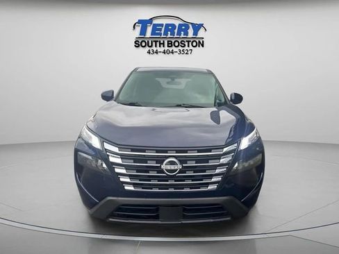 Used 2025 Nissan Rogue SV FWD image 2