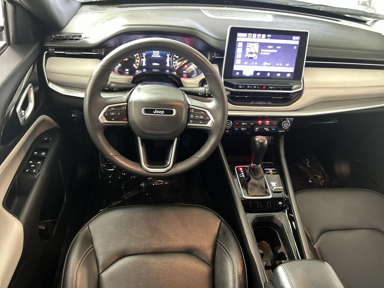 Used 2025 Jeep Compass Limited AWD/4WD image 22