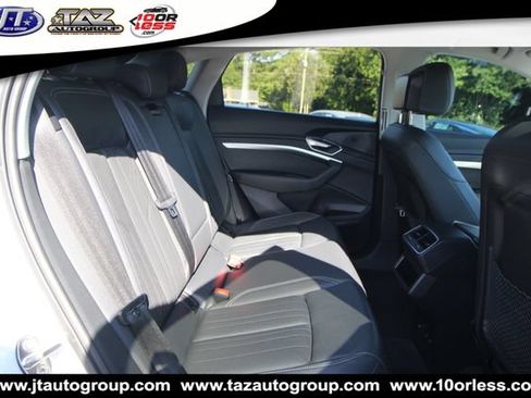Used 2022 Audi e-tron Premium Plus w/ Premium Plus Package AWD/4WD image 15