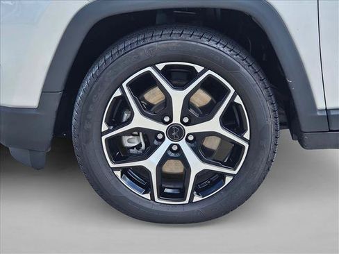 Used 2025 Jeep Compass Limited AWD/4WD image 23